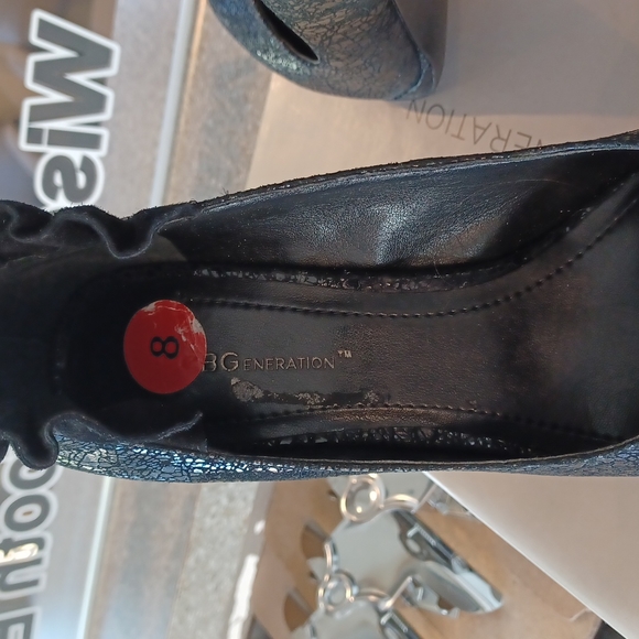 BCBGeneration "Michah" Suede Ruffle/Corset Pump Style Heel NEW- Sz. 8 - Picture 7 of 14